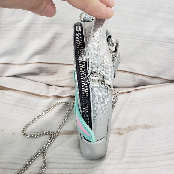 Bioworld Mandalorion Grogu The Child Convertible Crossbody Wristlet Belt Bag New - Picture 5 of 15